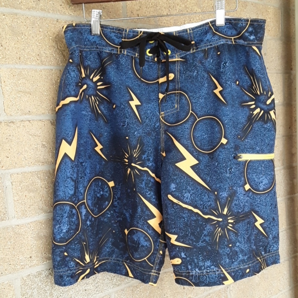 🏁Men’s Large blue gold Harry Potter swim trunks